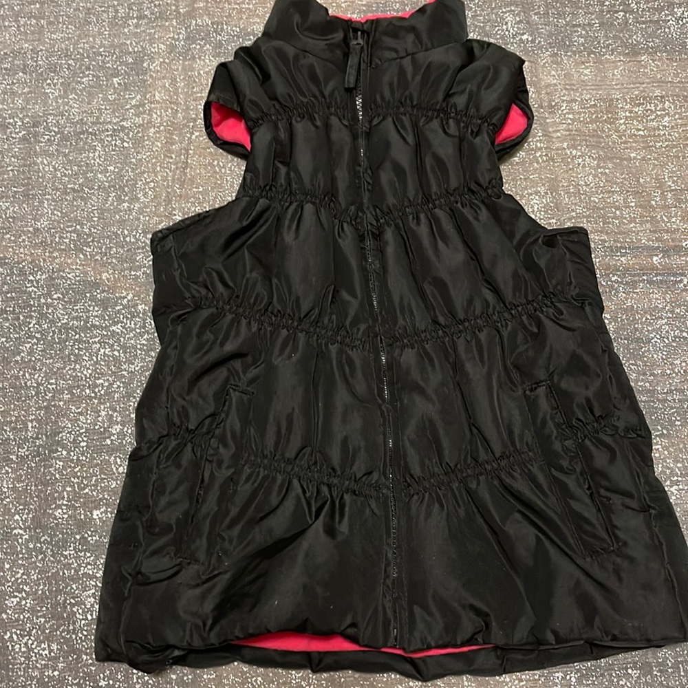 So Puffer Vest Girls Size 14 Black/Pink.